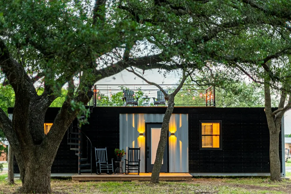 Container terrain non constructible : peut-on le poser pour y vivre ou stocker ?